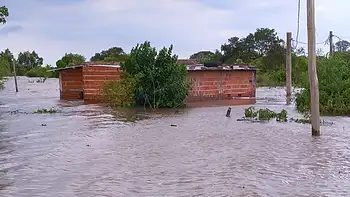 El Paraná sigue sobre el nivel de evacuación y hay 618 personas fuera de sus casas en Capital