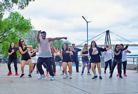 La Zumba suma cada vez más hombres en Corrientes