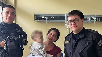 Policías reanimaron a un bebé que se desvaneció camino al hospital