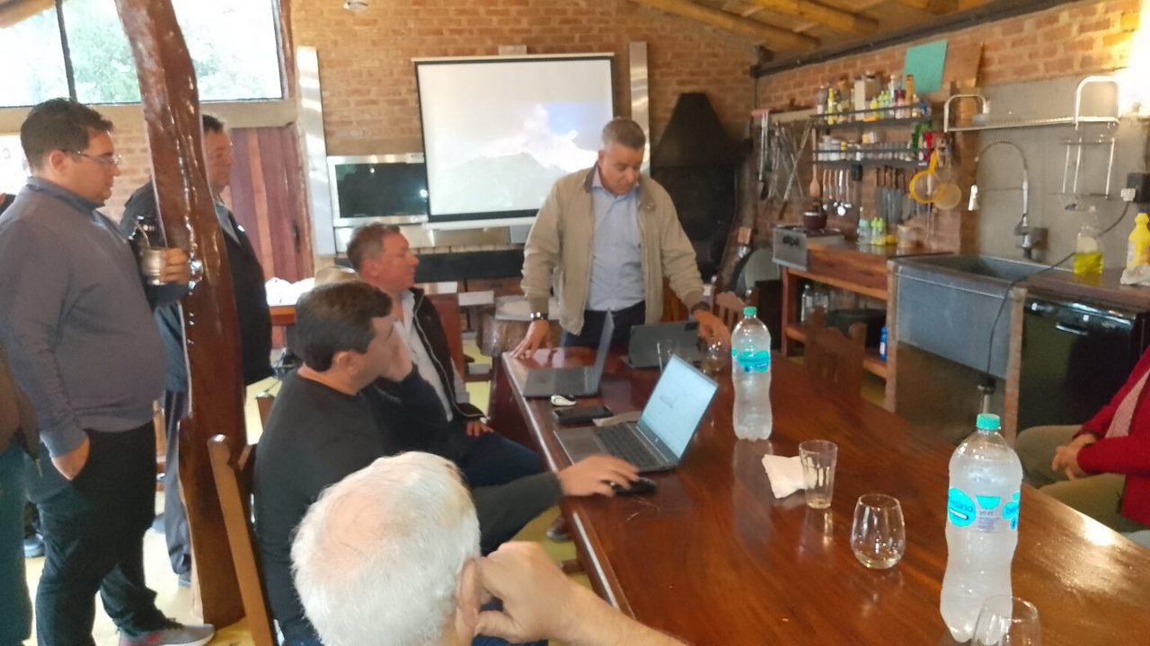 Madereros de Santo Tomé negocian por tarifas eléctricas