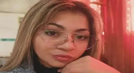 Joven golpeada en boliche mejora, pero sigue grave