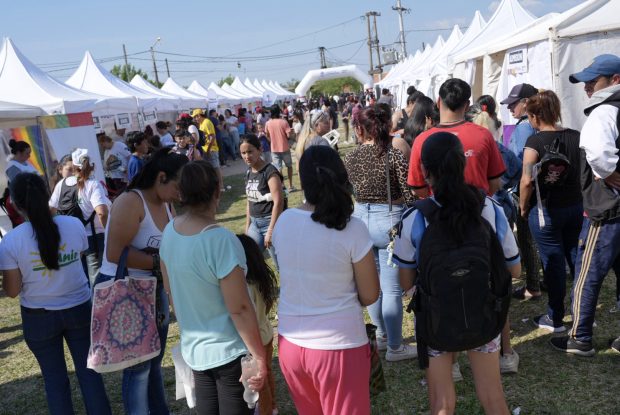 Corrientes Cerca llegó a Pirayuí con más de 20 servicios
