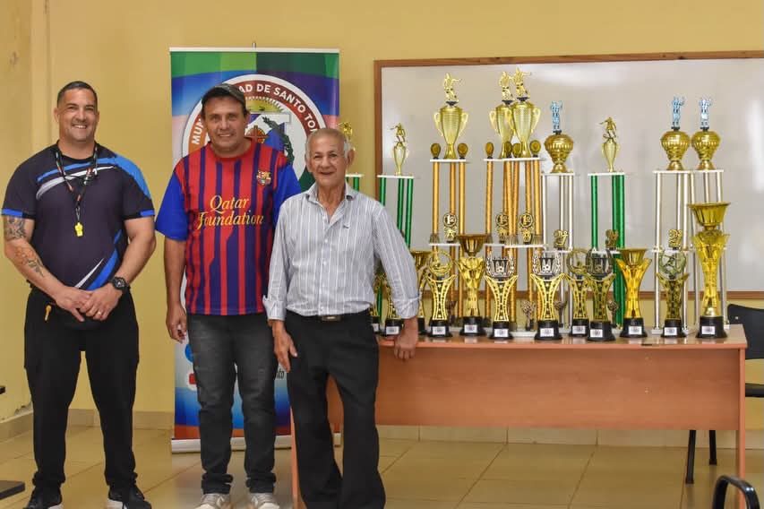 El Municipio entregó trofeos al fútbol infantil de la Liga Santotomeña