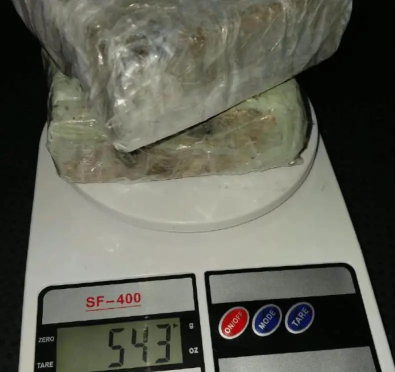 Persecución en Corrientes: arrojaron marihuana y escaparon