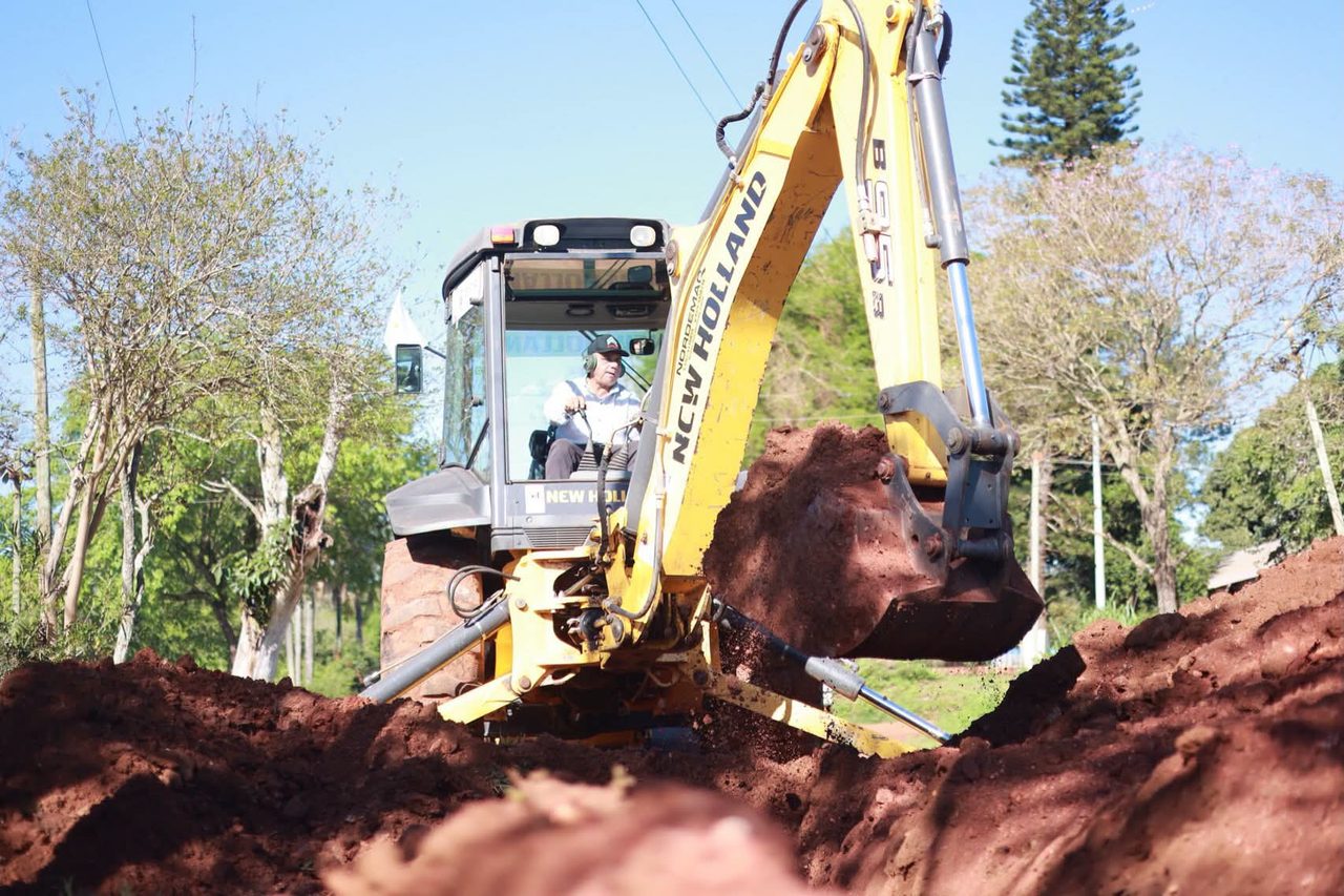 Santo Tomé extiende la red de agua en Villa Calma