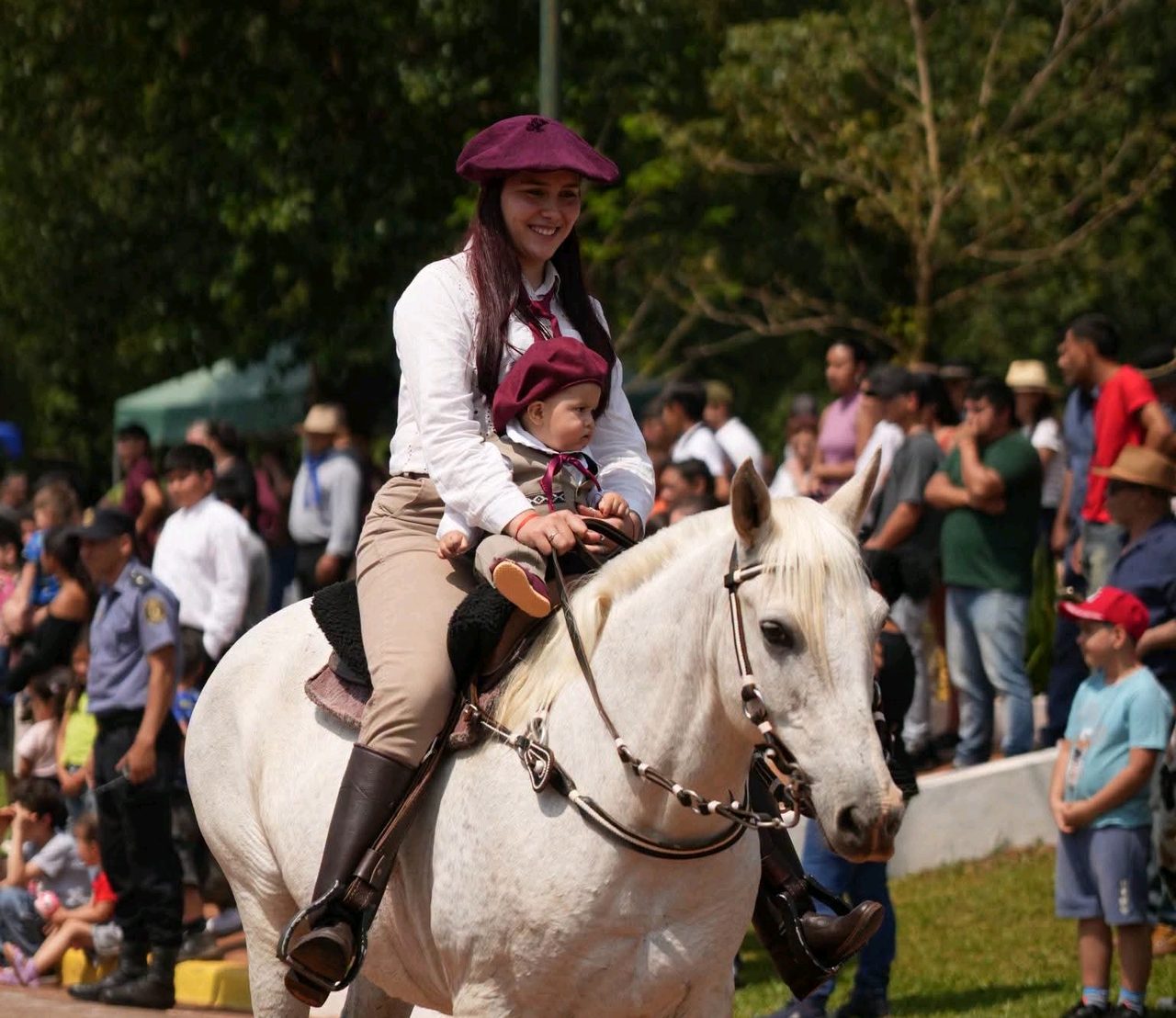 Garruchos festejó sus 149 años con desfile y autoridades