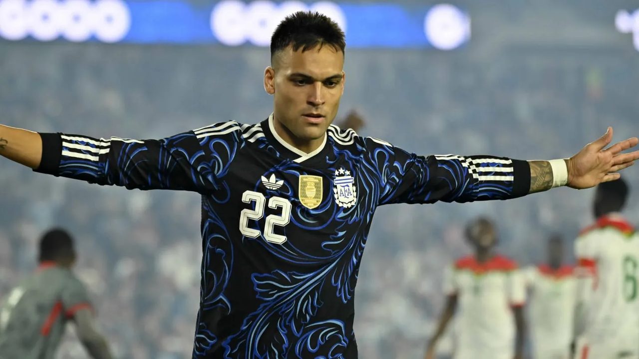 Lautaro Martínez igualó a Agüero y es el tercer goleador histórico de Argentina