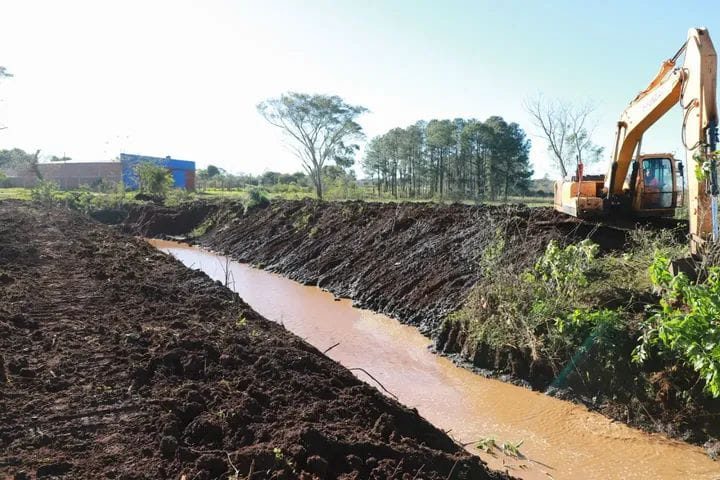 Limpian canales pluviales antes de las lluvias del Niño