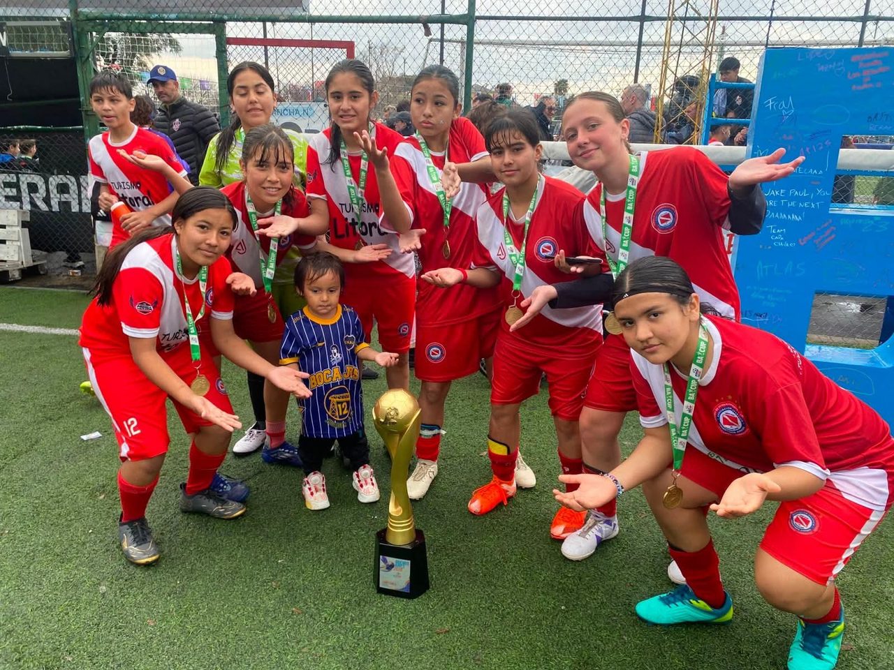 Ituzaingó se subió al podio en un torneo de fútbol infantil