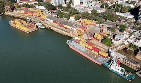 Corrientes recibió este martes  maquinaria para su primera planta de CLT