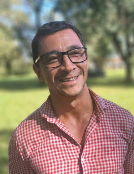 Docente argentino viajará a Finlandia por un concurso forestal