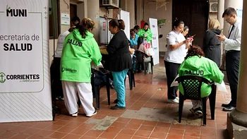 Vacunan a los empleados municipales de Corrientes
