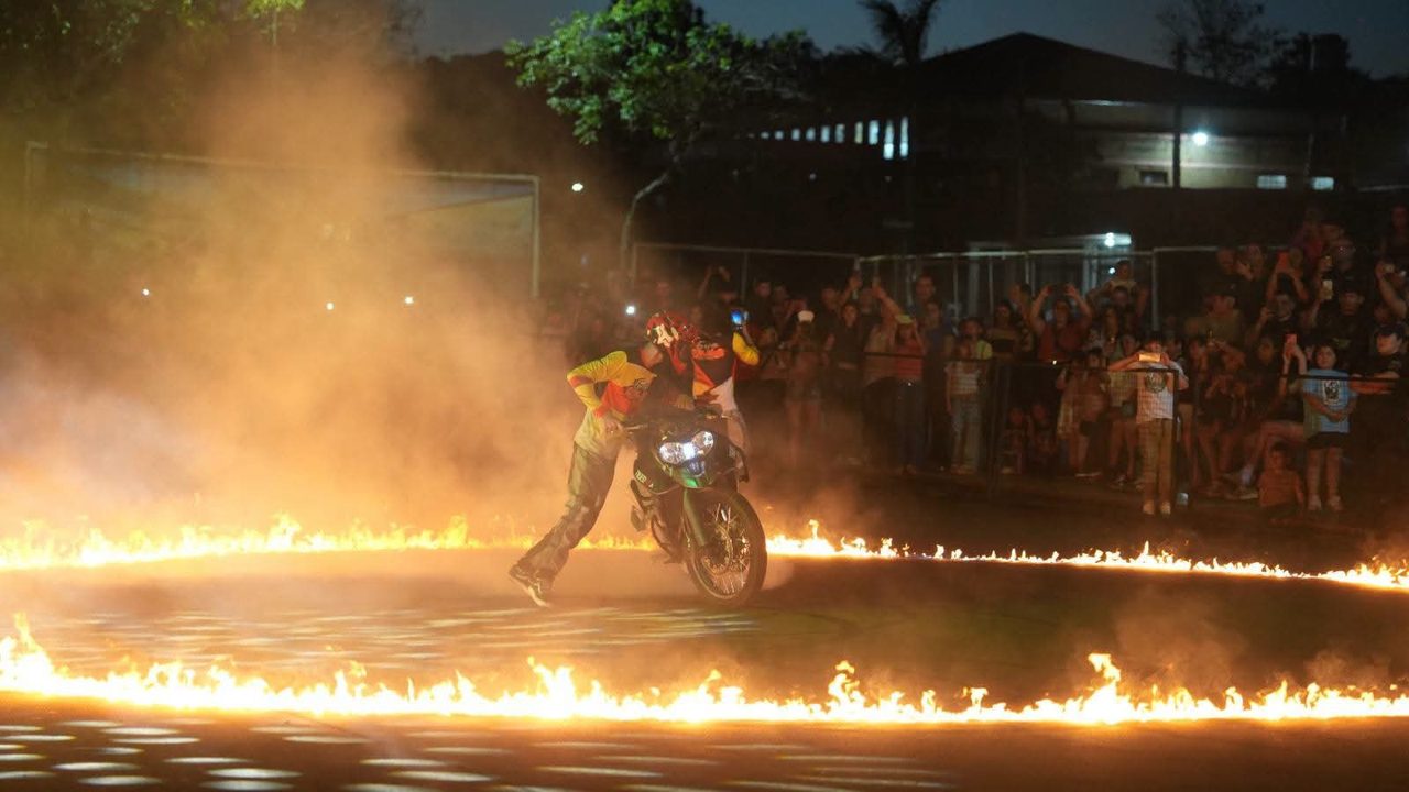Apóstoles arrancó su Moto Encuentro con multitud y acrobacias