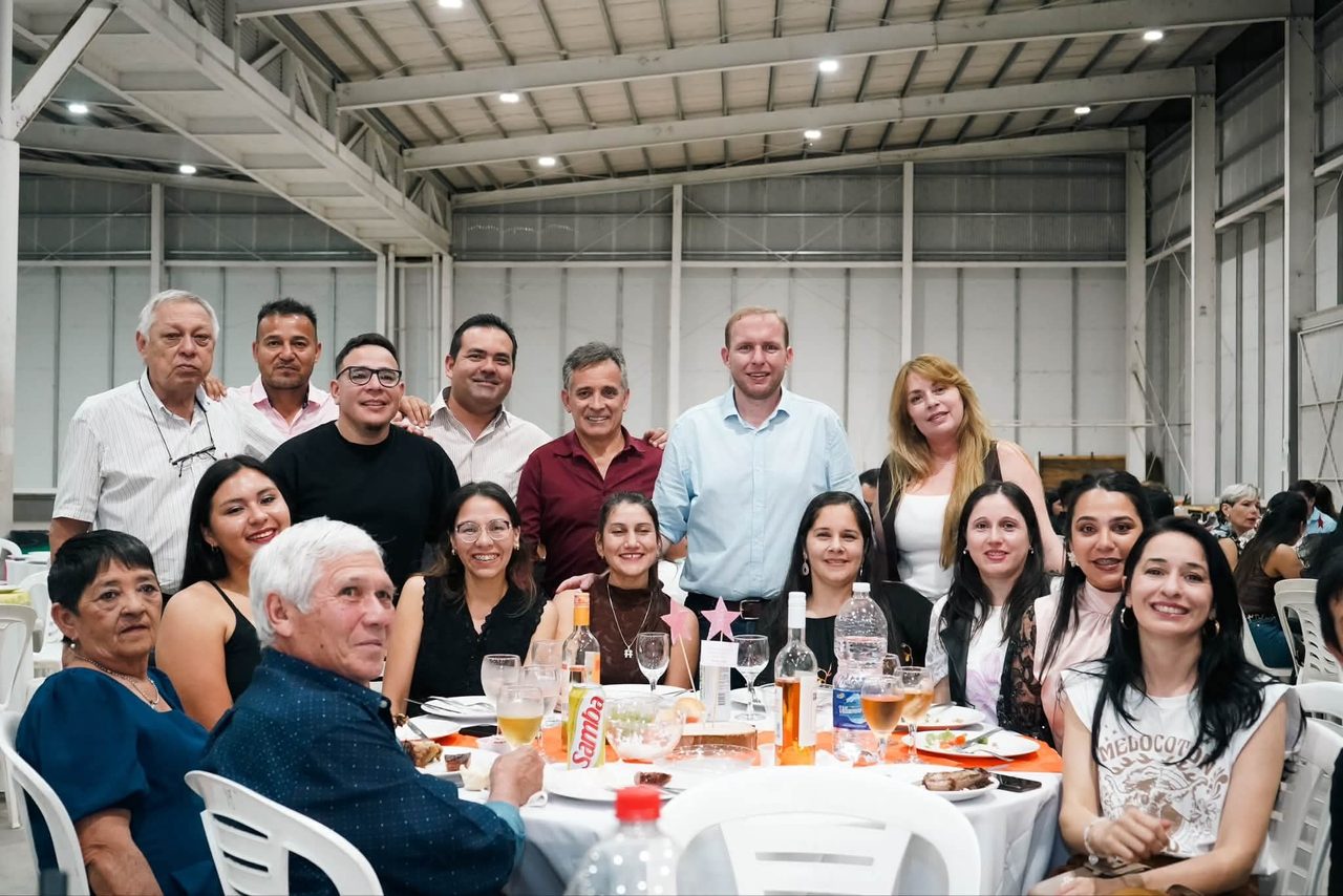 Cena homenaje a maestros y profesores de la comunidad