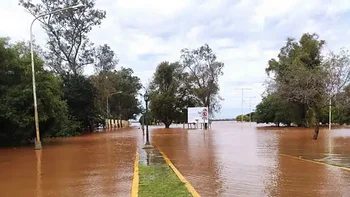 El río Uruguay superó el nivel de evacuación en Paso de los Libres