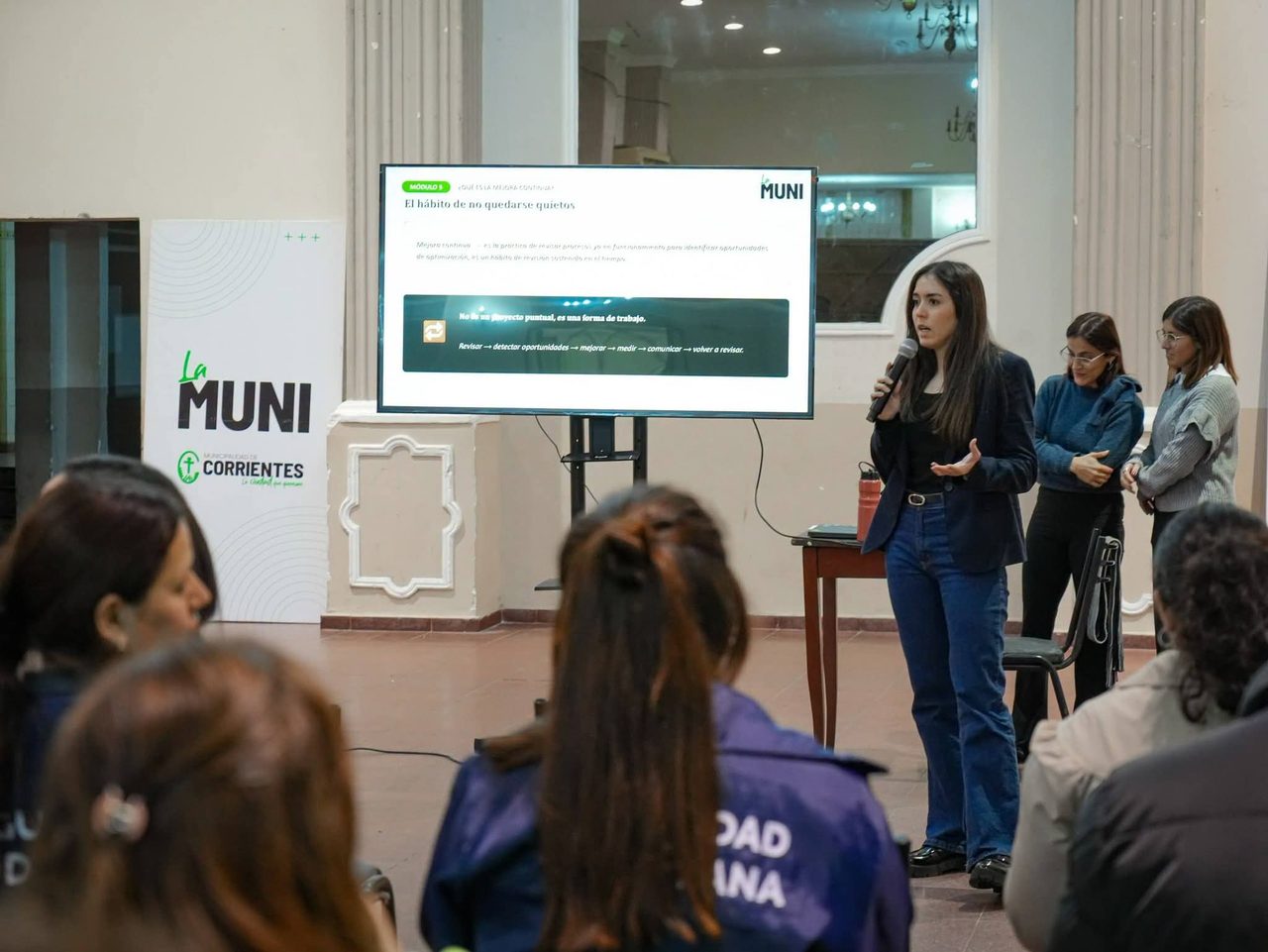Capacitan a empleados municipales en la app La Muni + Simple