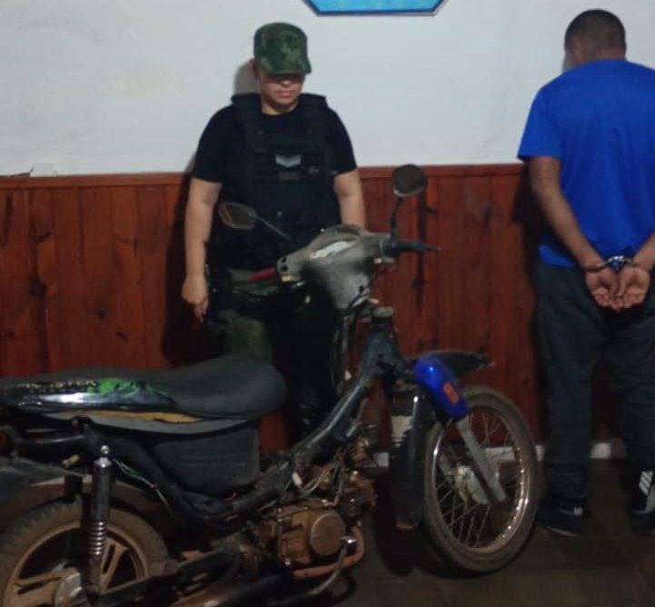 Intentó escapar de un control policial en moto adulterada