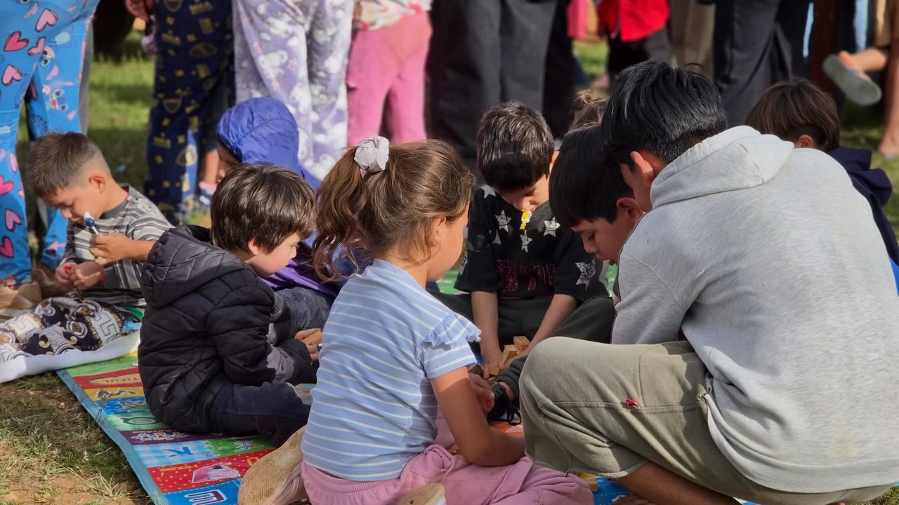 Fiesta con juegos y música para los chicos del barrio Tablada