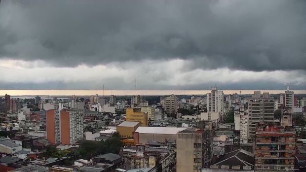 Corrientes bajo alerta naranja por tormentas y ráfagas de 90 km/h