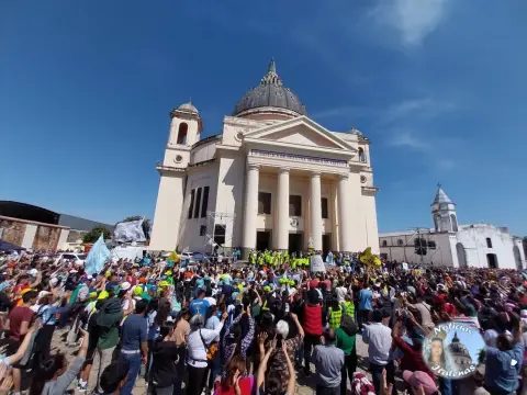 Itatí cerró la Peregrinación Juvenil con 50 mil fieles