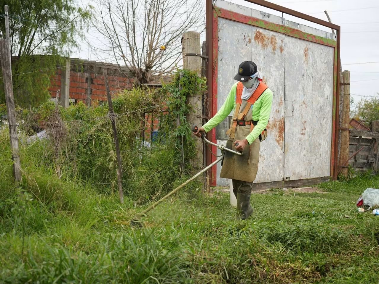 Limpieza y zanjeo en cuatro barrios ante llegada de El Niño