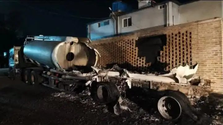 Explotó un camión cisterna en una estación de servicio de Corrientes