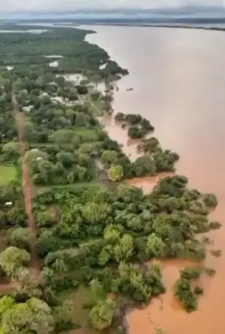 Crecida del río Uruguay: evacúan Paso de los Libres