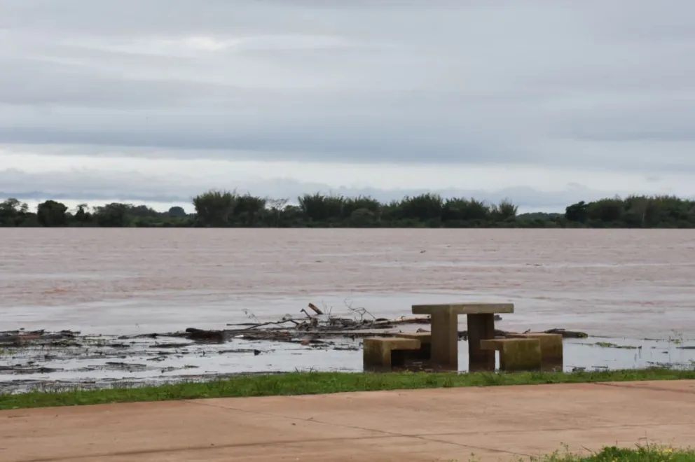 El río Uruguay bajó en Santo Tomé y se aleja de la alerta