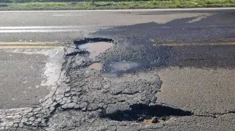 Baches y falta de señales: alertan por la Ruta 14