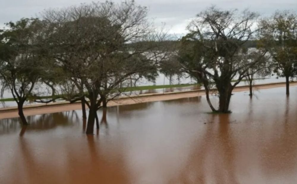 Santo Tomé pide una defensa costera ante la crecida del Uruguay