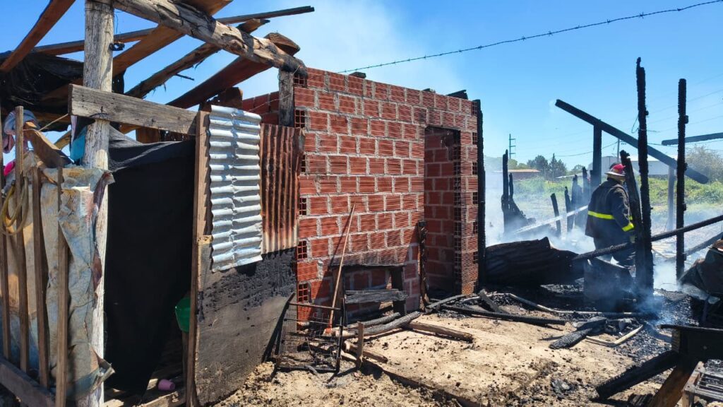 Incendio en la Chacra 45: Acción Social asiste a la damnificada