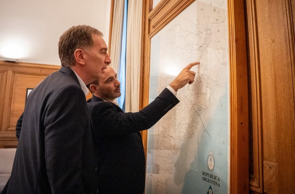 Valdés pide respaldo nacional para dos puentes internacionales
