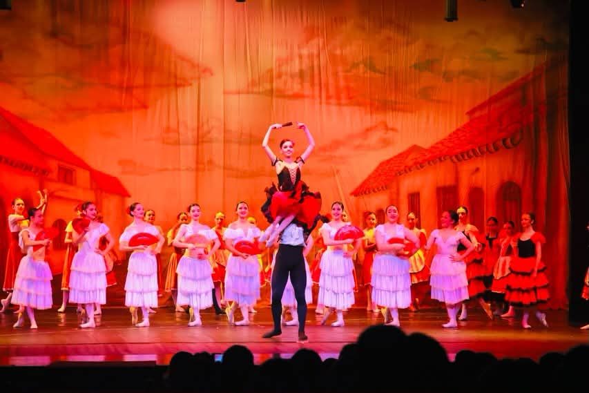 Passion Ballet agotó localidades en el Teatro Vera