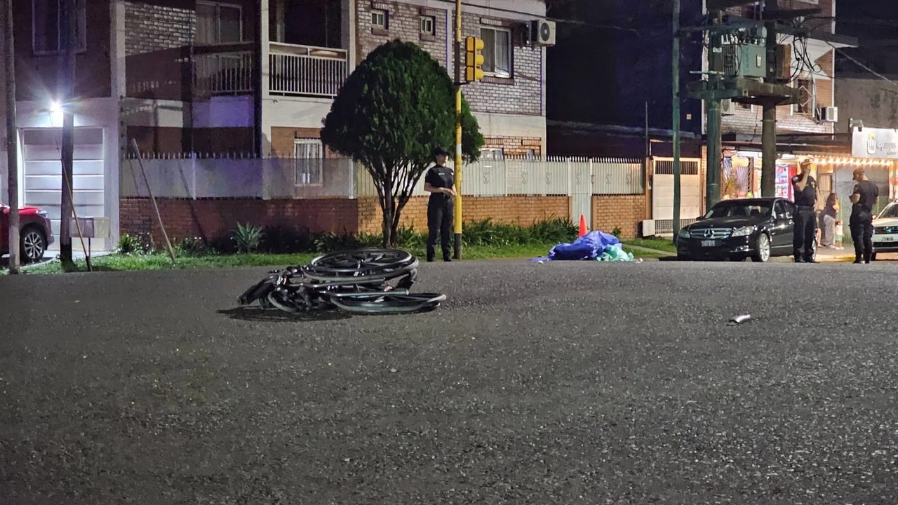 Atropelló y mató a un hombre en Posadas y escapó hacia Paraguay