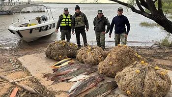 Secuestran cinco mallones y ocho peces en un control de veda en Corrientes