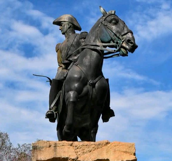 Homenaje a San Martín en la plaza que lleva su nombre