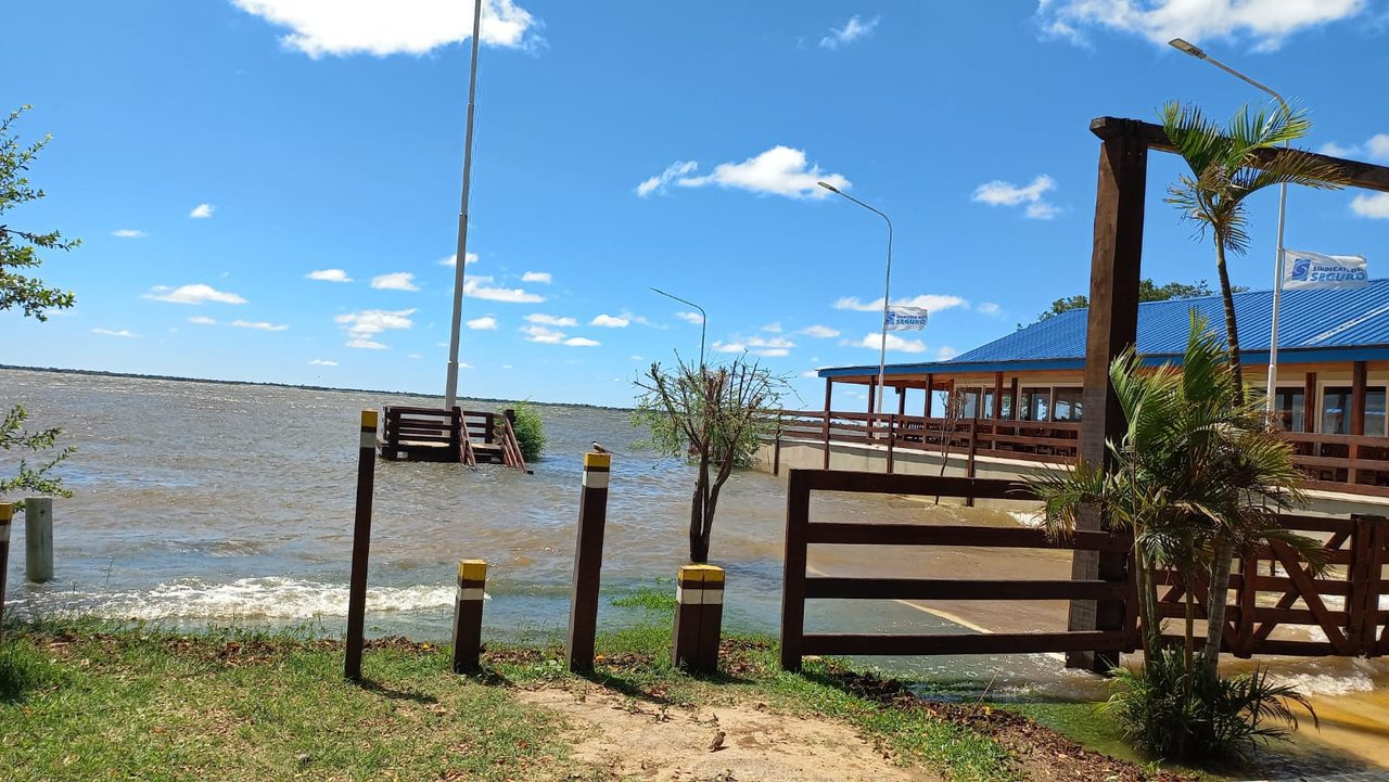 Alerta en Paso de la Patria por la crecida del Paraná