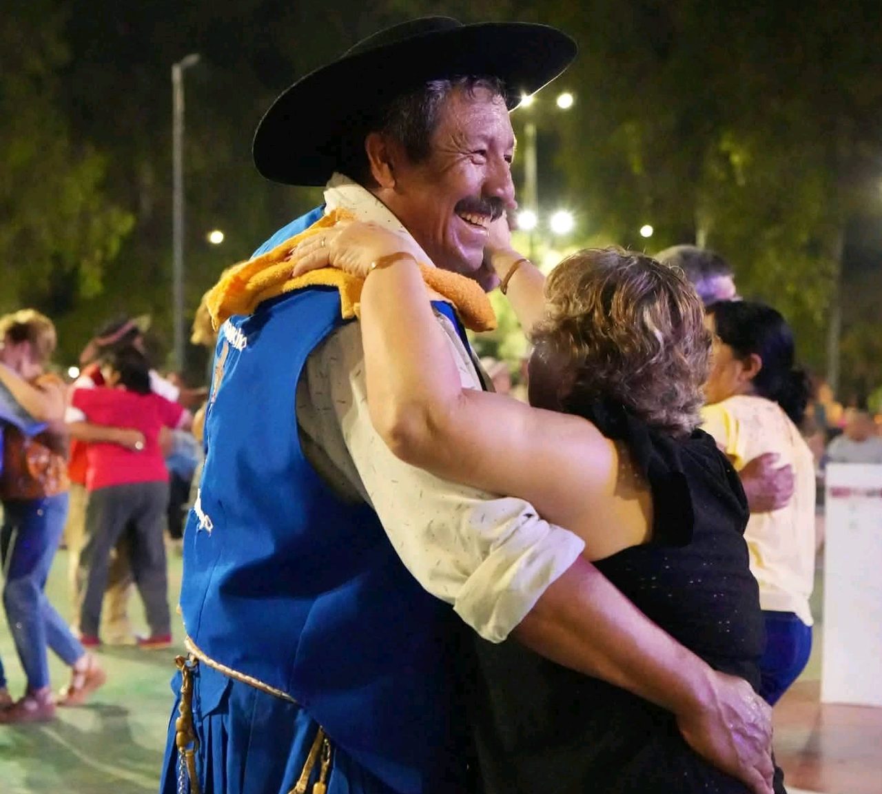 Nueva Peña de la Ciudad en la Plaza La Tradición