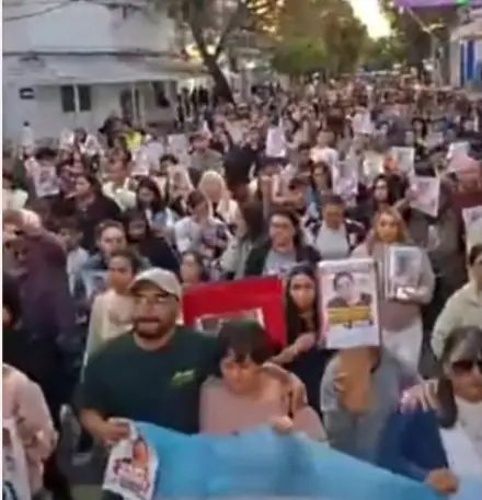 Marcha en Esquina por la maestra Nancy Godoy y un peón detenido
