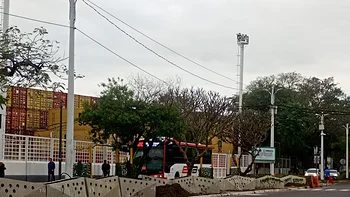 Nuevo parterre en la Costanera: hormigón, plantas y riego