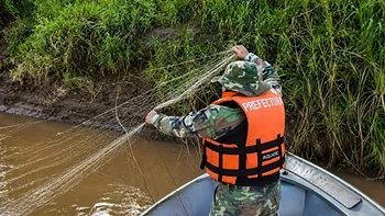Secuestran más de mil metros de redes ilegales en el río Uruguay
