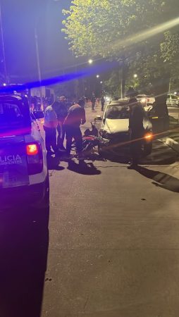 Persecución en Corrientes: motociclista chocó de frente y quedó detenido