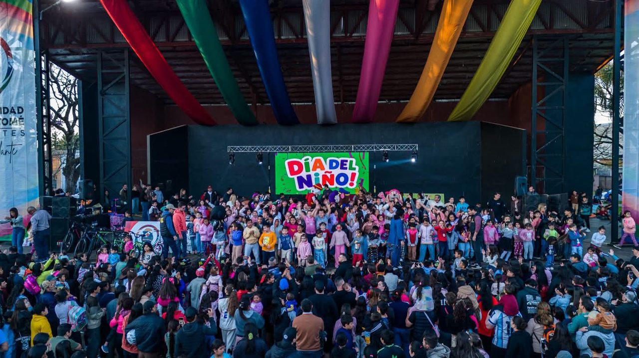 Santo Tomé celebró el Día del Niño en Plaza Colón