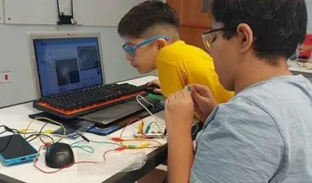 La UNNE lanza curso de robótica para chicos de 8 a 12 años