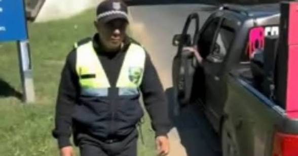 Apartan a un policía por cobrar una multa a un turista brasileño