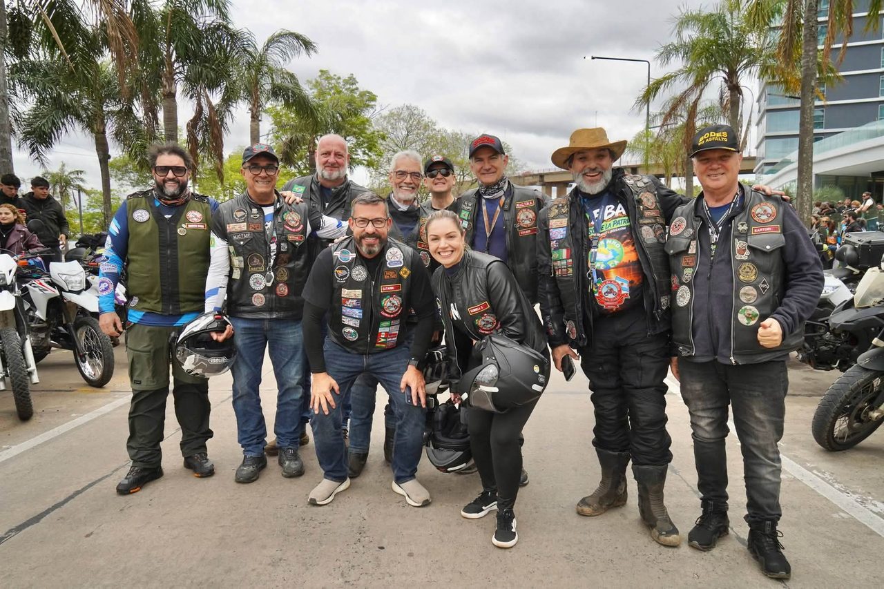 Unos 300 motoviajeros de Brasil pasaron por la Costanera