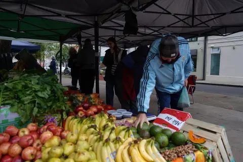 Ferias de la Ciudad recorren plazas y paseos esta semana