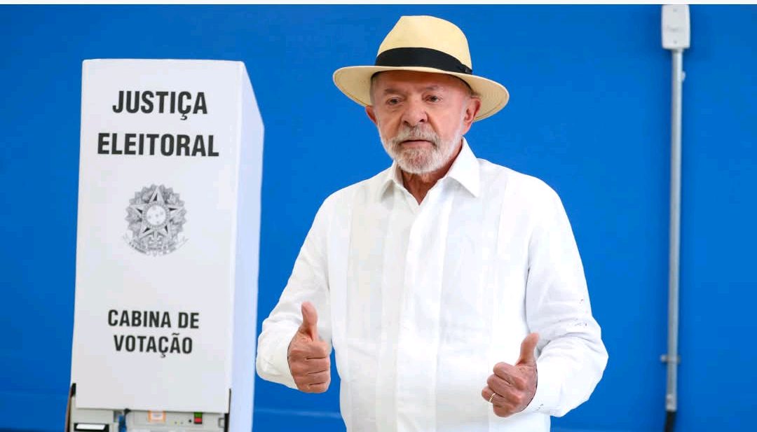 Brasil vota: Flávio Bolsonaro y Lula ya sufragaron
