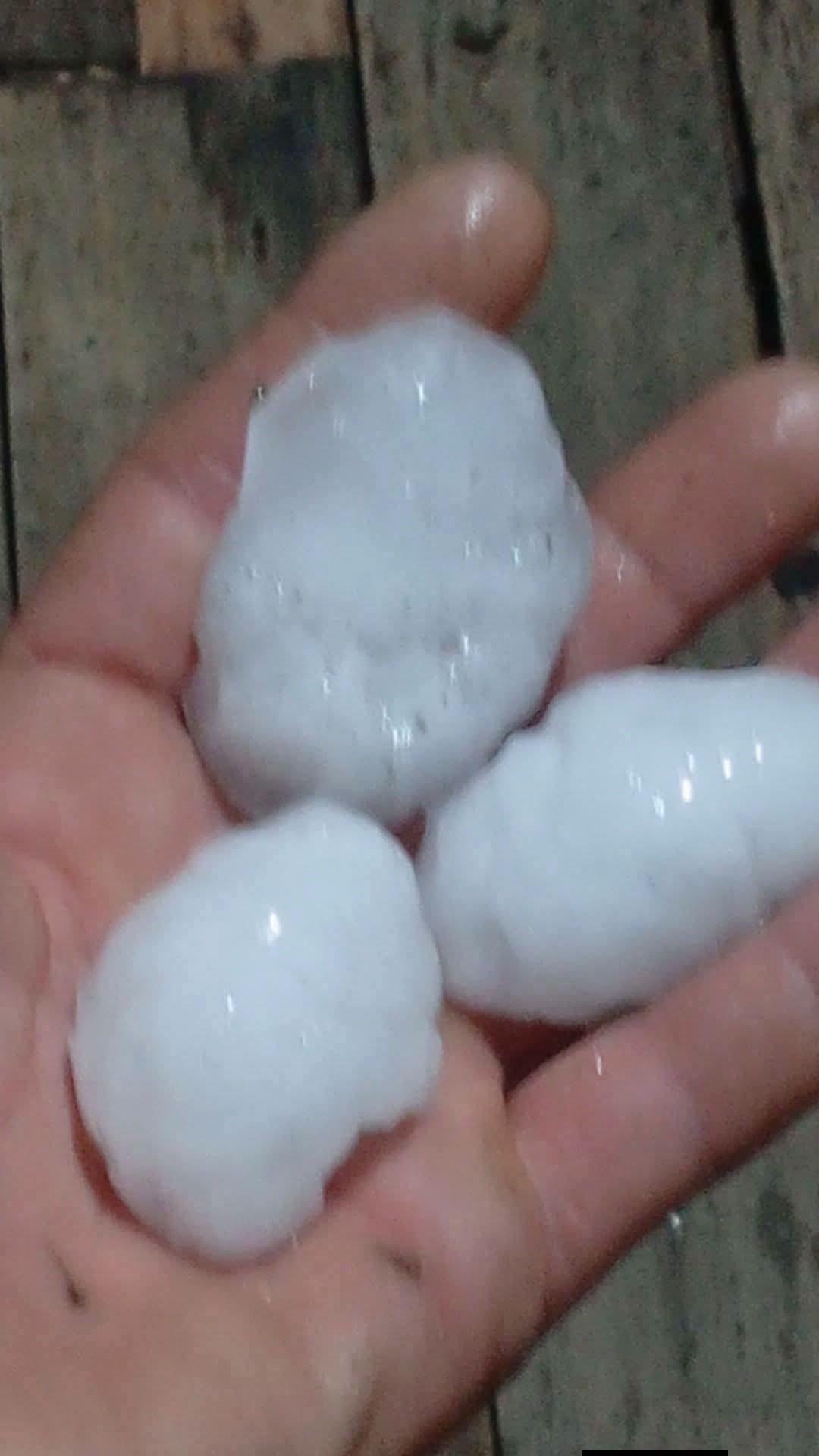 Fuerte granizada complica a Ituzaingó y avanza hacia Posadas