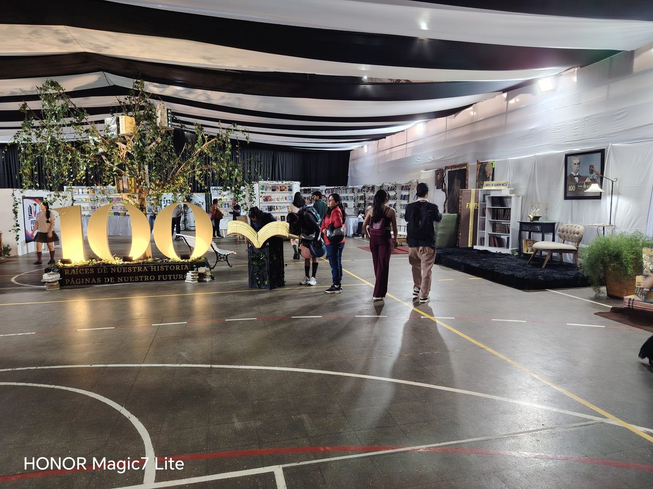 Comenzó la 7.ª Feria del Libro de Virasoro